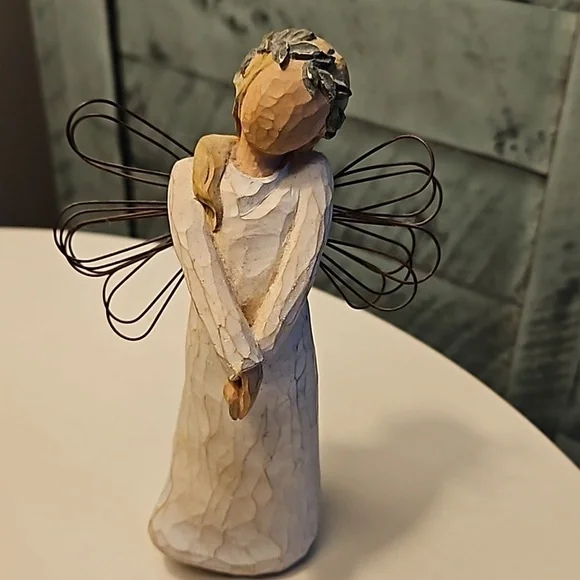 Willow Tree | Celebrate Figurine with Angel Wings by Susan Lordi - Picture 2 of 11